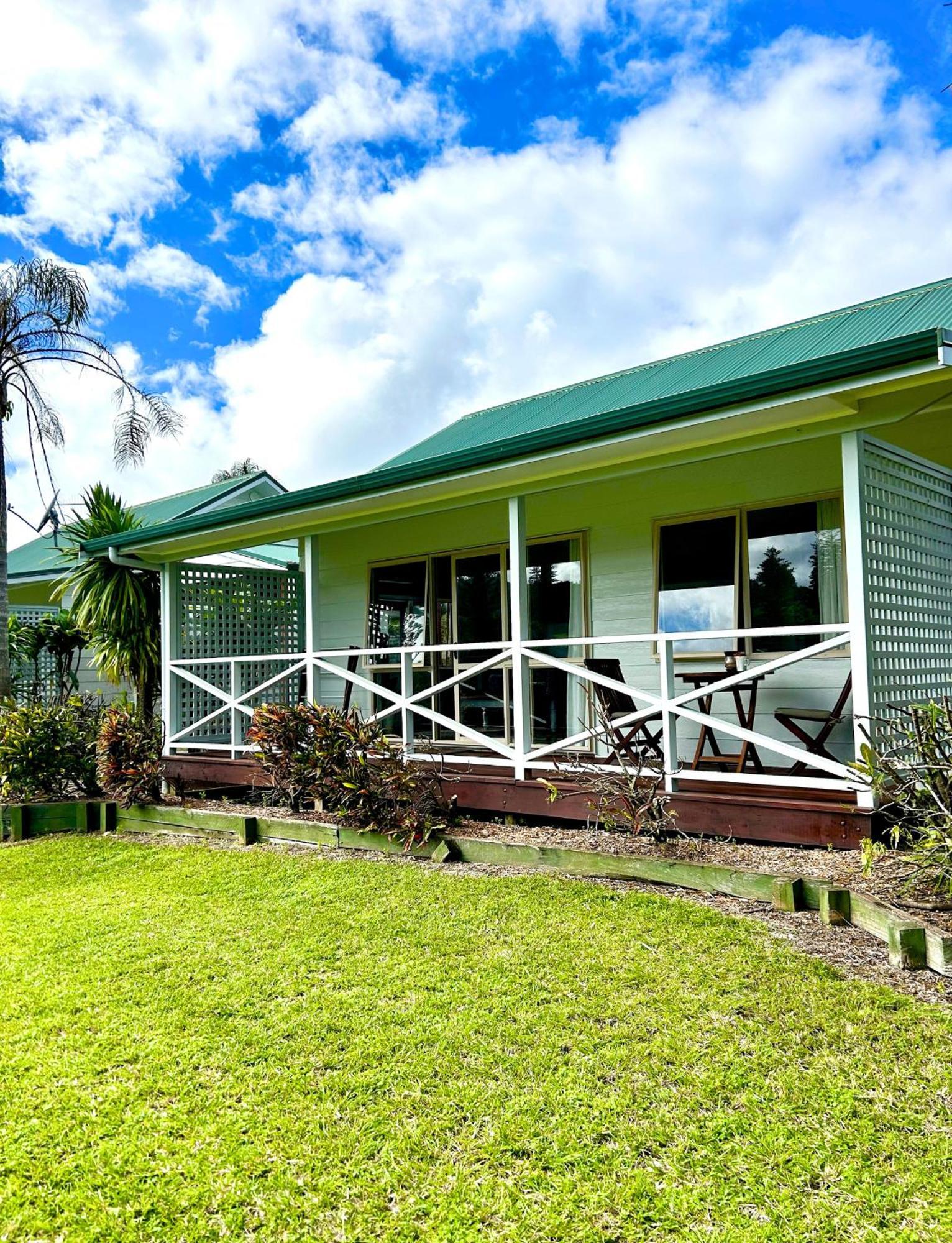 Poinciana Cottages Burnt Pine Buitenkant foto