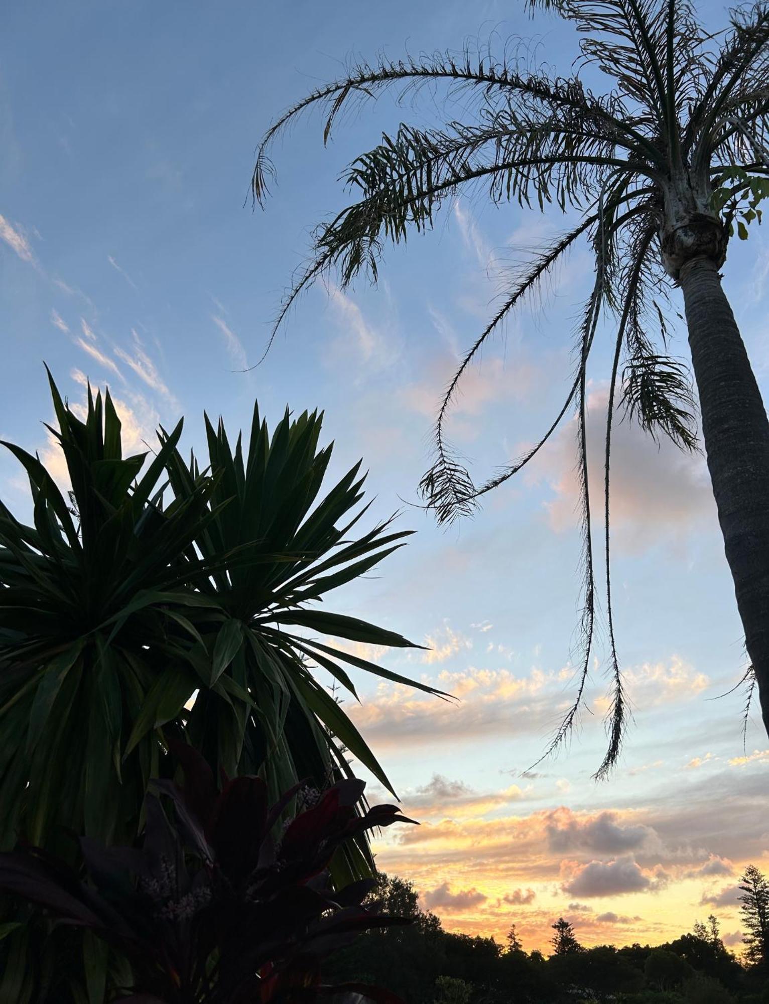 Poinciana Cottages Burnt Pine Buitenkant foto