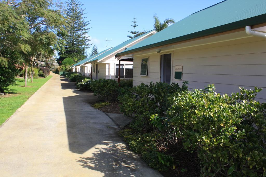 Poinciana Cottages Burnt Pine Buitenkant foto
