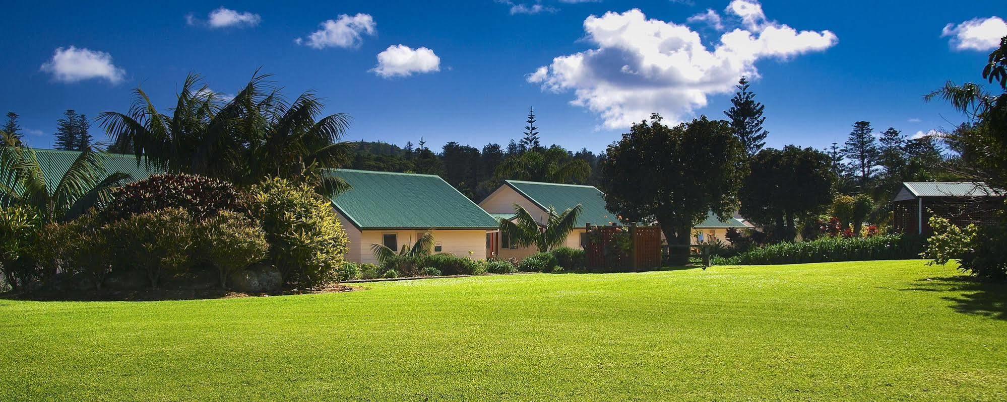 Poinciana Cottages Burnt Pine Buitenkant foto