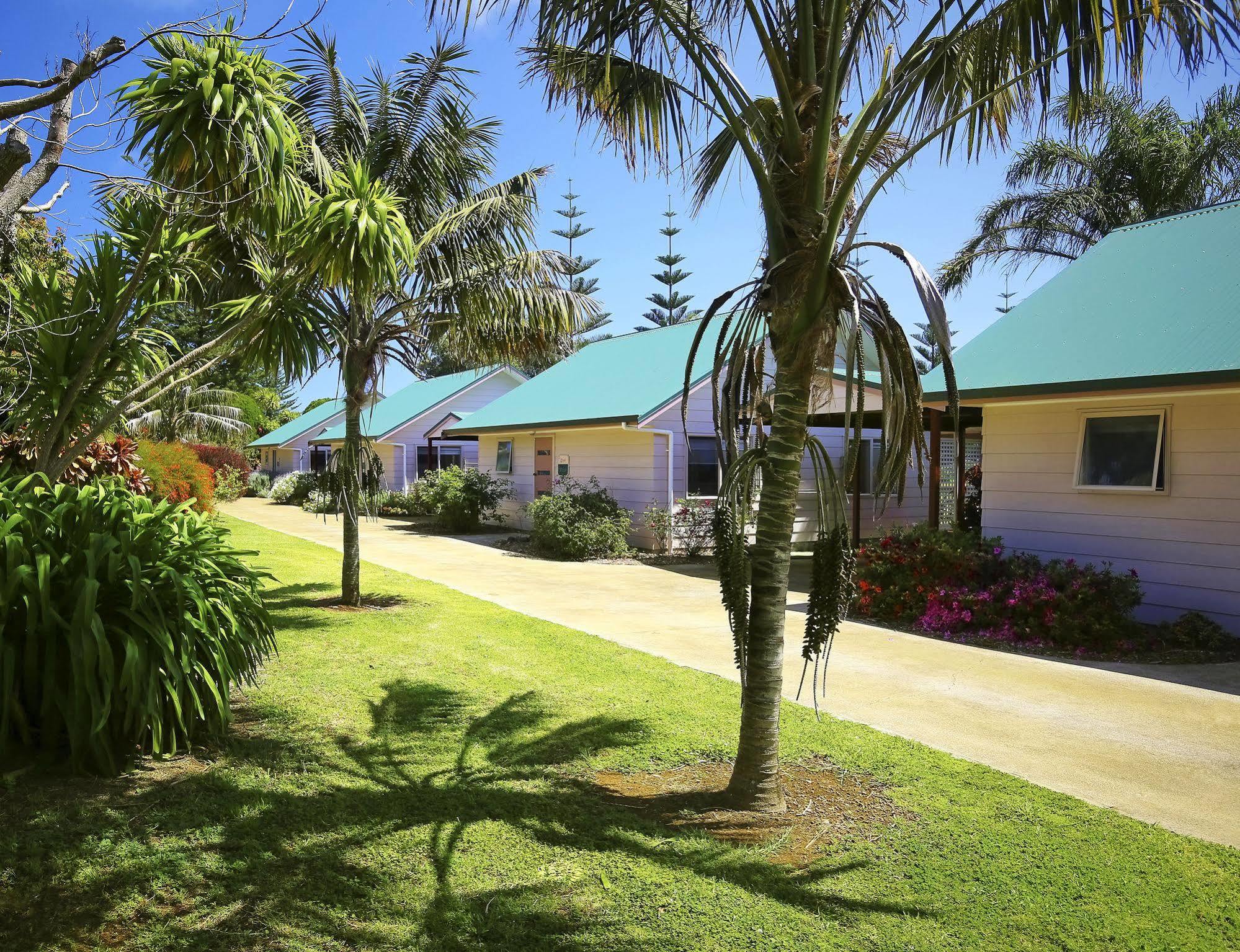Poinciana Cottages Burnt Pine Buitenkant foto
