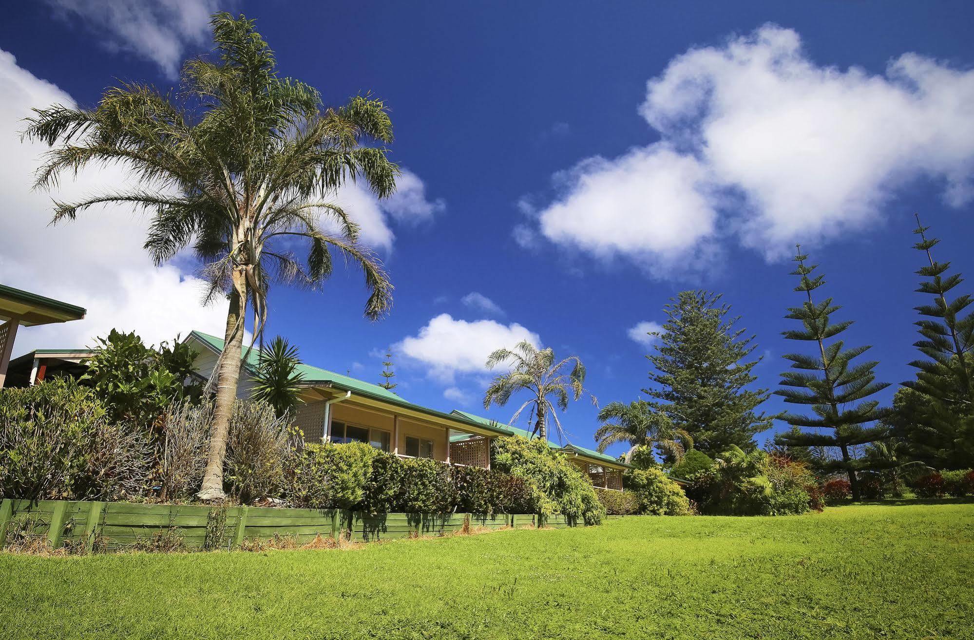 Poinciana Cottages Burnt Pine Buitenkant foto